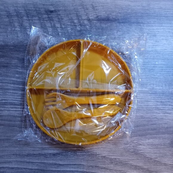 3 piece Suction Silicone Dinner Plate, Spoon & Fork Set, Dinner Plate Divider - Picture 10 of 16